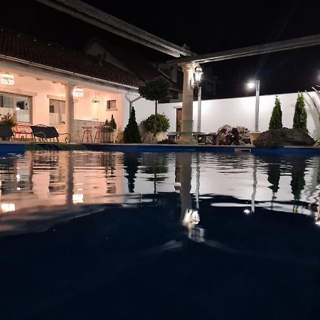 Resident Wellness Vendeghaz Bekescsaba Apartment Luaran gambar