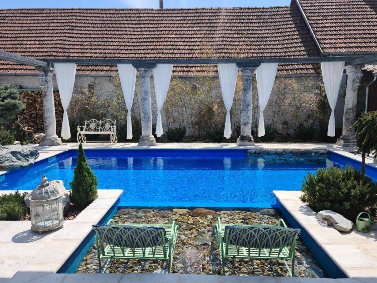 Resident Wellness Vendeghaz Bekescsaba Apartment Luaran gambar