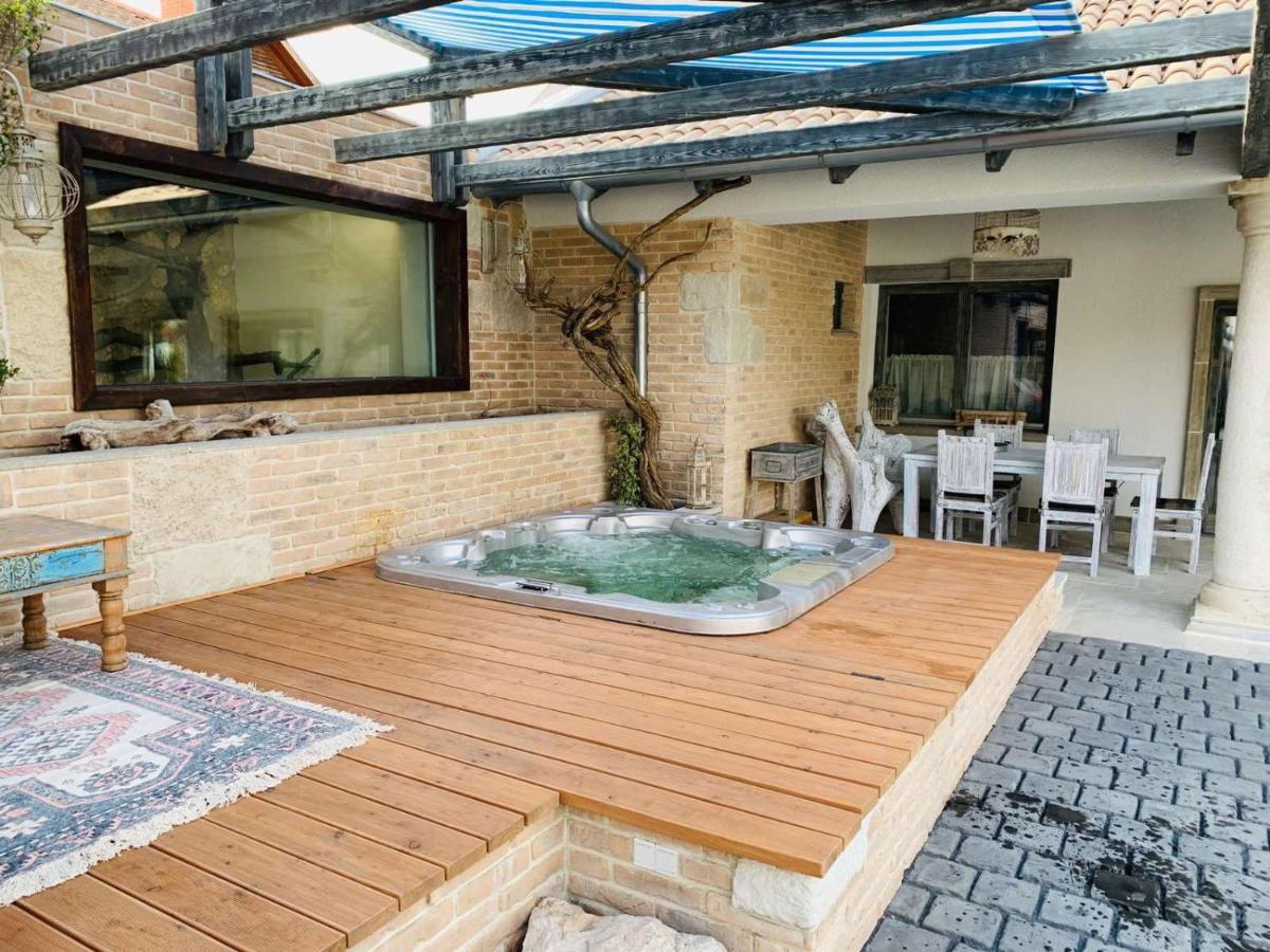 Resident Wellness Vendeghaz Bekescsaba Apartment Luaran gambar